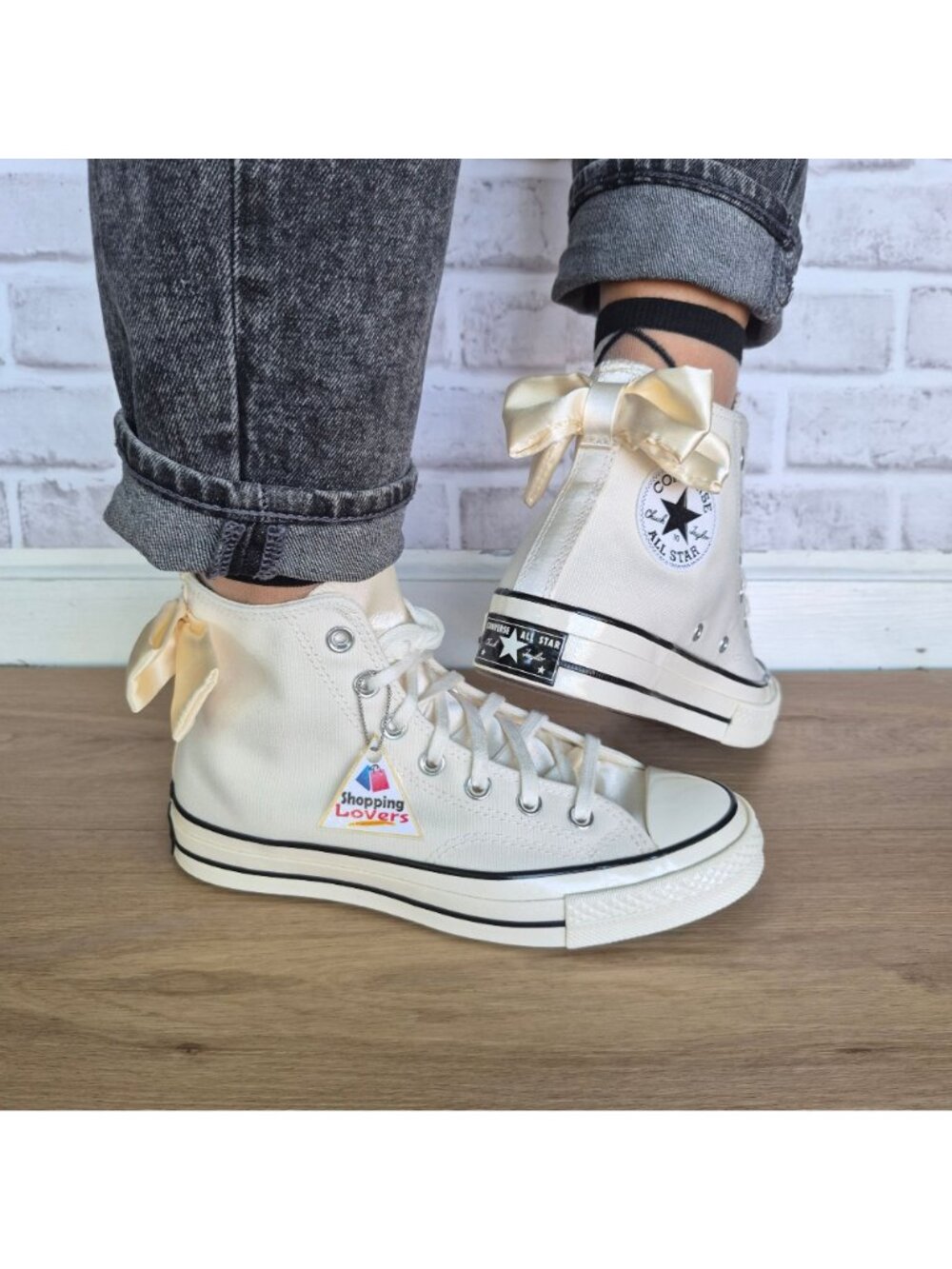 ⭐Converse Chuck 70 Bows Hi Size 8 Women's shoes Sneakers Beige A14829C⭐ - Picture 5 of 8